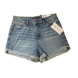 New with tags mom distressed denim short